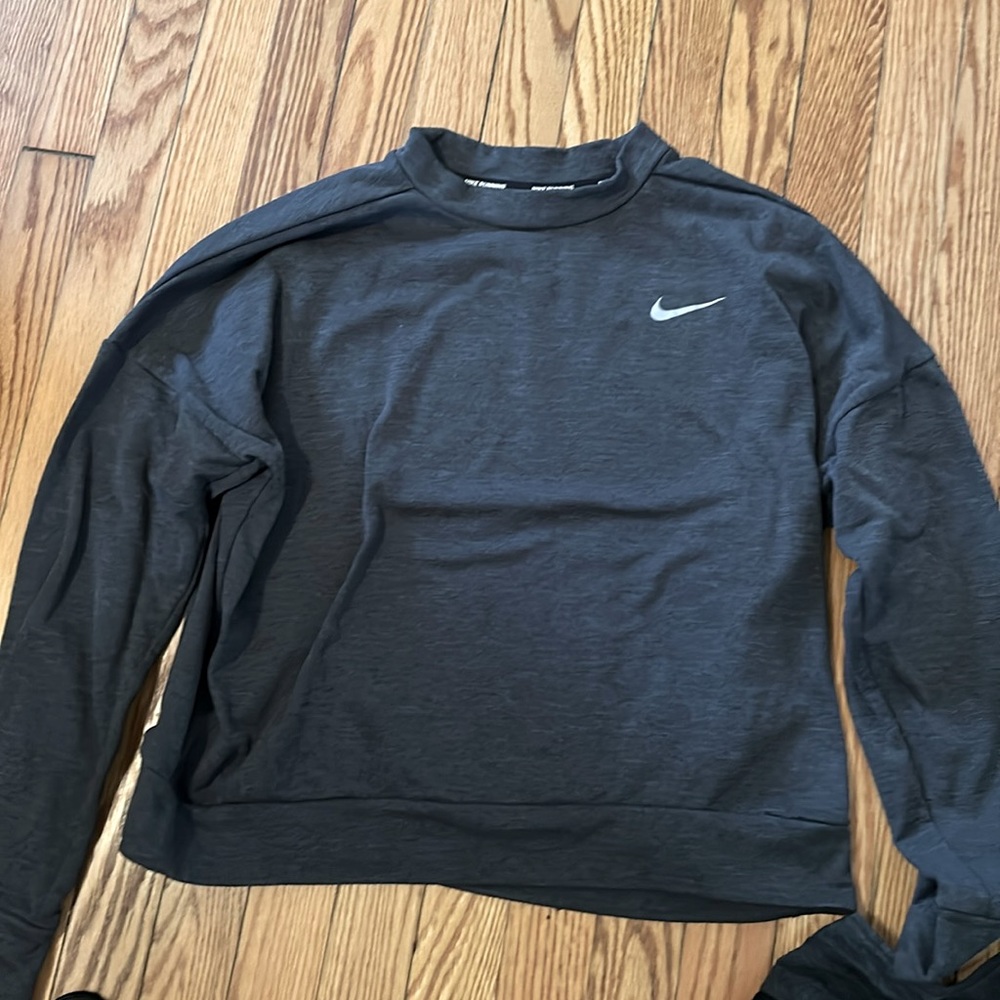 Nike women’s crewneck